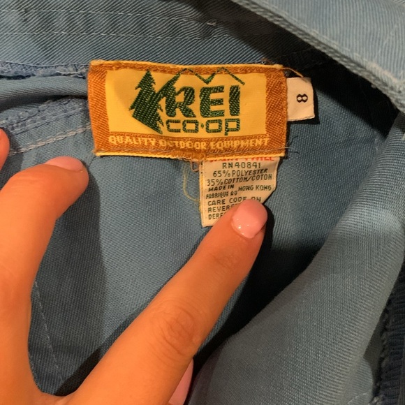 Vintage REI cargo shorts size 8 (read description) - Picture 3 of 4
